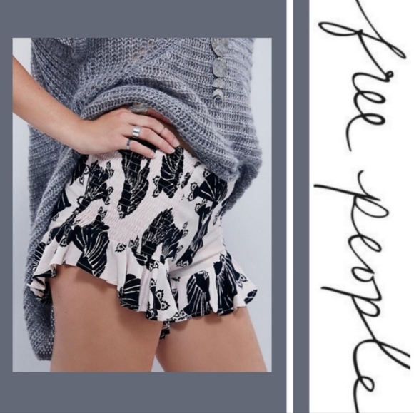 Super cute FP ruffle shorts/bloomers - Picture 2 of 7